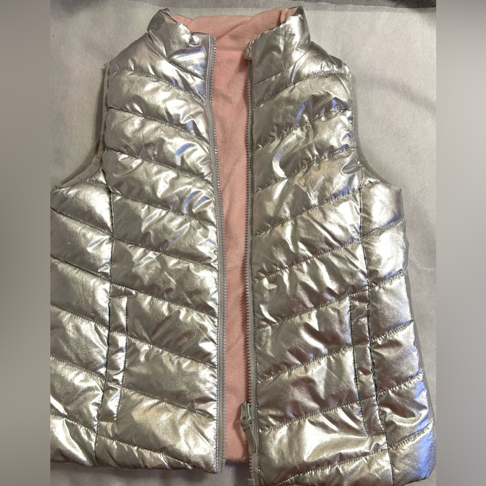 Wonder Nation reversible, puffer vest. Pink & Silver girls Sz. M (7/8)